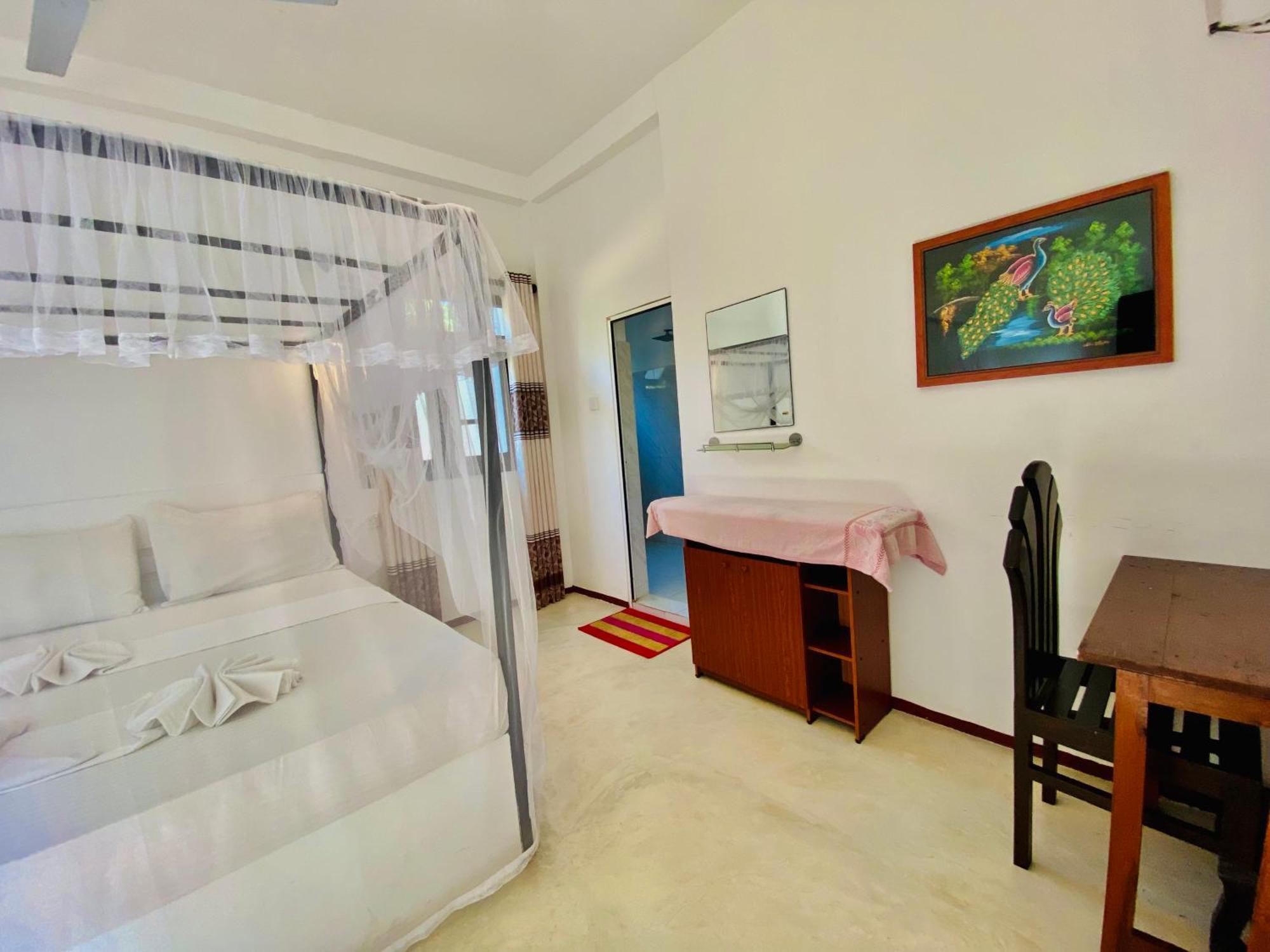 Rekawa Turtle Gate Hotel Tangalle Bilik gambar